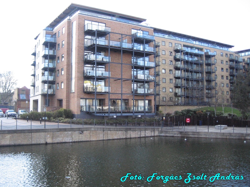 canary_warf_005_west_india_dock_021.JPG