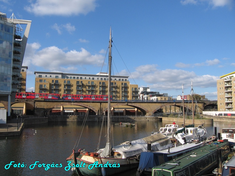 canary_warf_005_west_india_dock_023.JPG