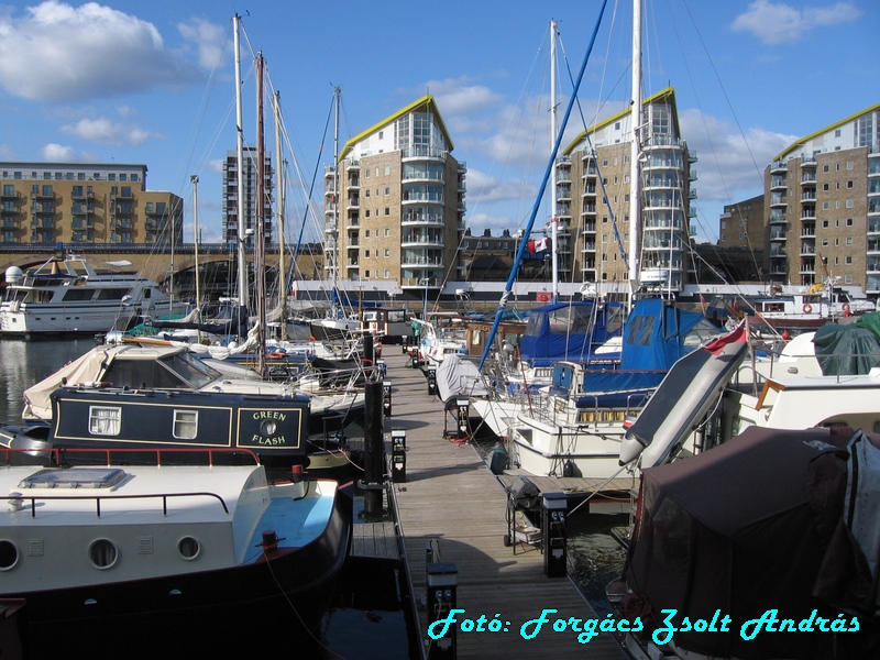 canary_warf_005_west_india_dock_027.JPG