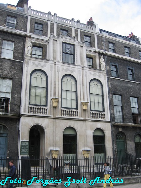 holborn_lincolns_inn_fields_004.JPG