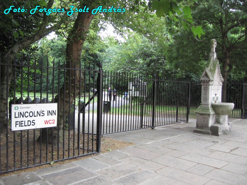 holborn_lincolns_inn_fields_007.JPG