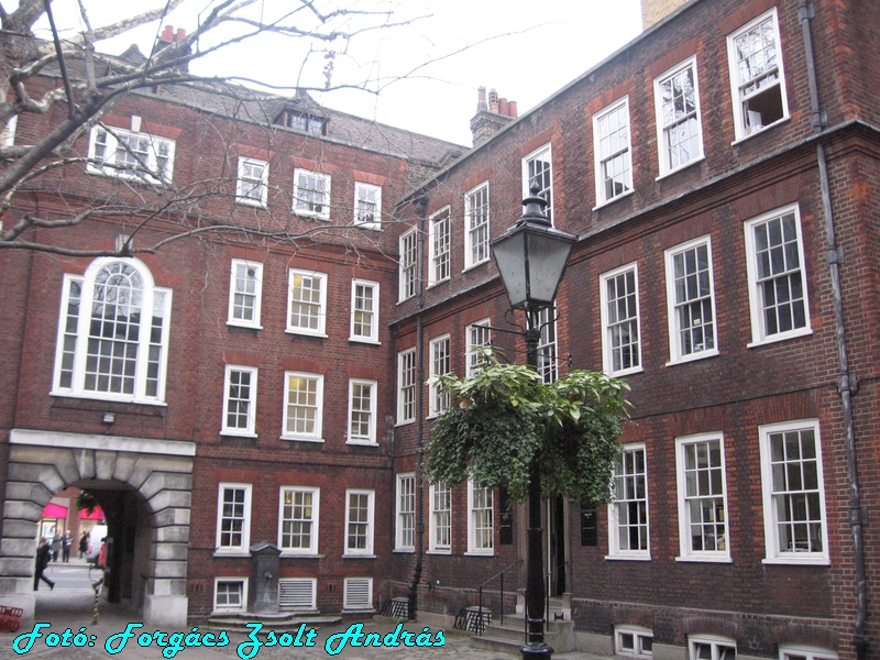 london_241_holborn_staple_inn__012.JPG