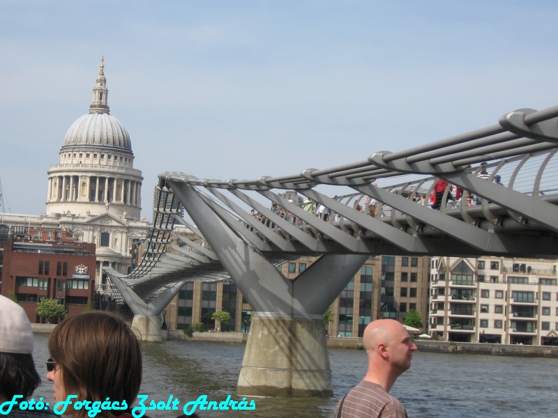 london_milleneum_bridge__006.JPG