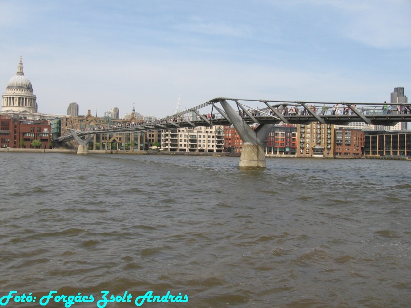 london_milleneum_bridge__010.JPG