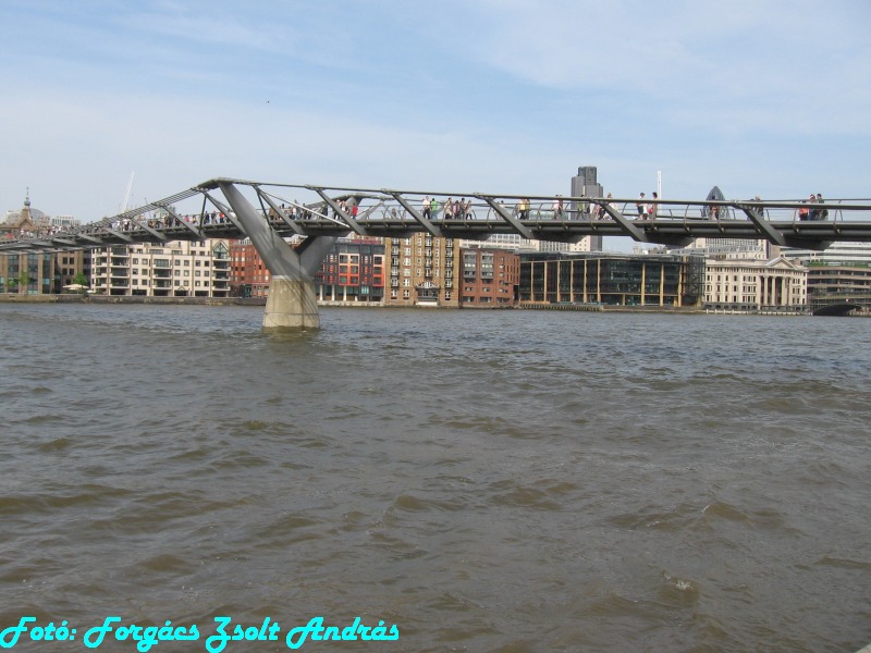 london_milleneum_bridge__011.JPG