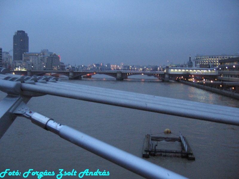 london_milleneum_bridge__013.JPG