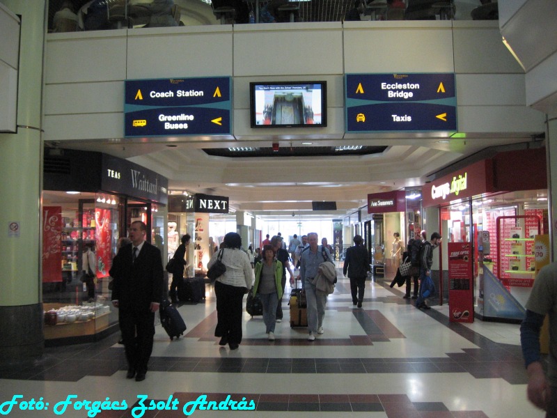 london_victoria_coach_station__012.JPG