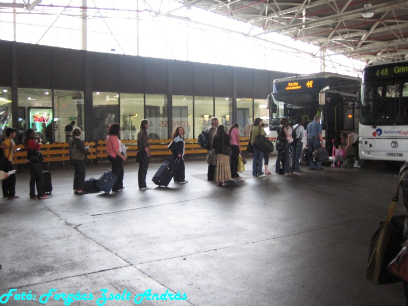 london_victoria_coach_station__025.JPG