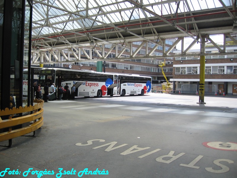 london_victoria_coach_station__030.JPG