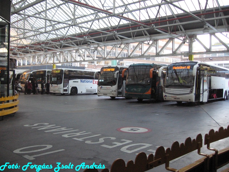 london_victoria_coach_station__033.JPG