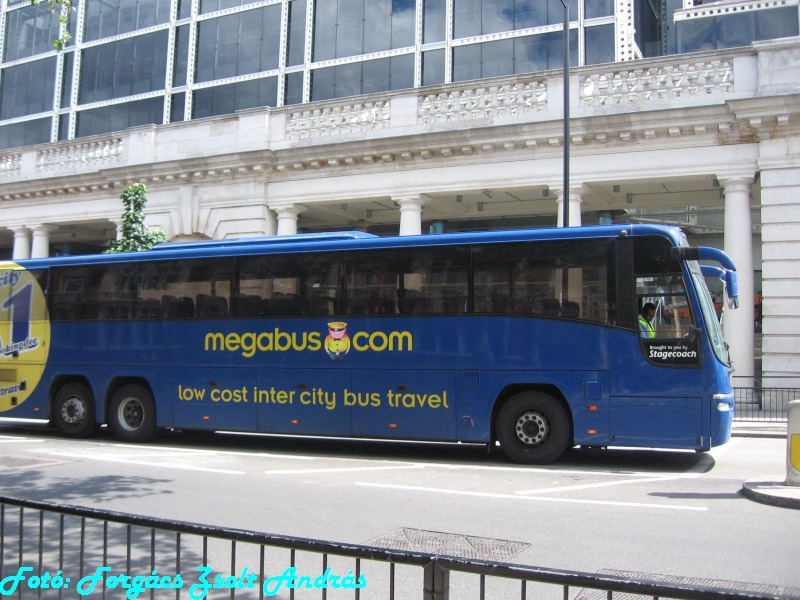 london_victoria_coach_station_korul__002.JPG
