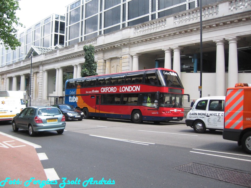 london_victoria_coach_station_korul__003.JPG